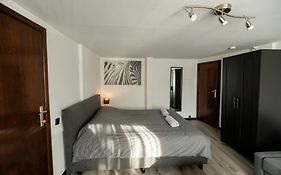 Le Studio By La Reine City Center